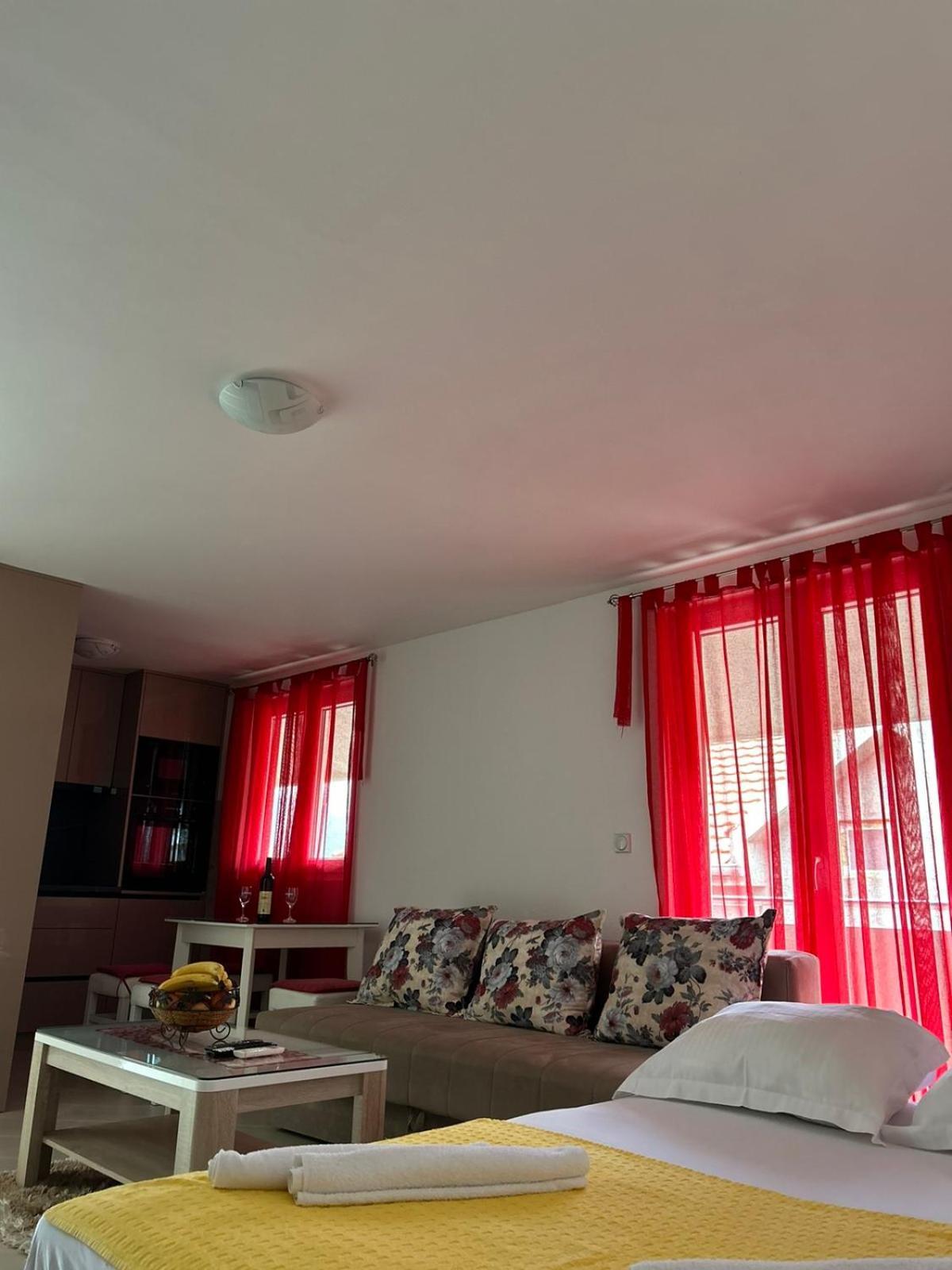 Apartments Marija Tivat Eksteriør billede
